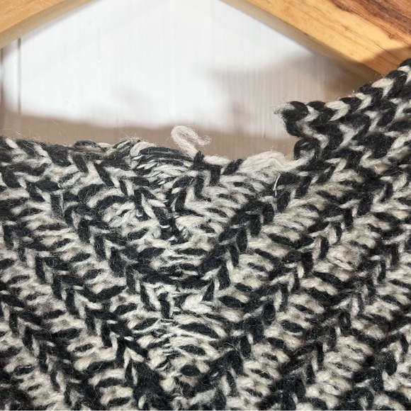 Gap 100% Lamb Wool Grey Chevron Long Sleeve Open Front Cardigan Size Small - Picture 7 of 7